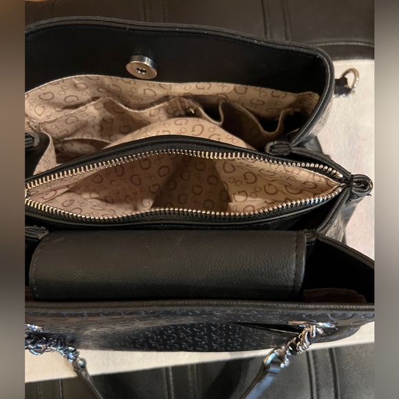 Black Guess Purse - Picture 6 of 9